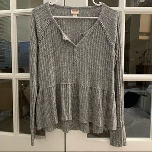 Mossimo Supply Co. Light Gray Long Sleeve Flowy Sweater Size XS - Small